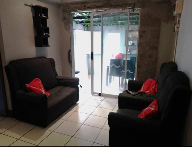 2 BEDROOM HOUSE FOR SALE IN THE HAGUE
